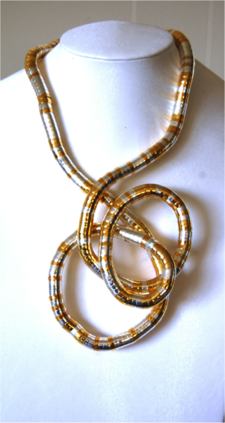 SnakeTwist
